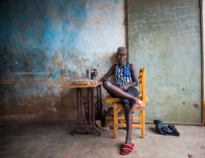 Manusia Topeng dari Afrika