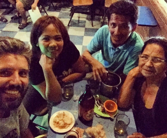Sebelum Dirampok, Turis Ini Selfie Bersama Perampoknya