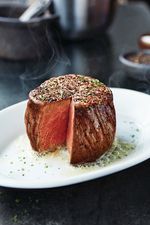 Mencicip Lezatnya Steak US Beef Prime Racikan New Orleans