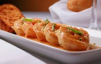 Barbecued Shrimp merupakan udang yang ditumis bersama white wine, mentega, bawang putih, dan aneka rempah. Udangnya terasa manis alami dengan sentuhan gurih mentega.