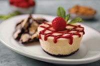 Ruths Chris Steak House menyediakan ragam dessert seperti cheesecake yang manis lembut ini.