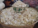 Puas Belanja Camilan di Pasar Tradisional Alor
