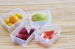 4 Hal Penting Ini Perlu Diperhatikan Saat Pakai Wadah Plastik untuk Makanan