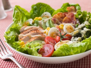 Pilihlah Telur atau Ayam Sebagai Sumber Protein yang Terjangkau