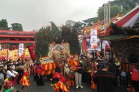 Reog Ponorogo menjadi salah satu atraksi budaya yang ditampilkan saat Pesta Rakyat Cap Go Meh Bogor. Ini menjadi bukti terjadinya akulturasi budaya etnis Tionghoa dengan budaya nusantara (wahyu/detikTravel)