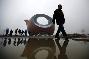 Akhir Cerita Gedung-gedung Unik di China
