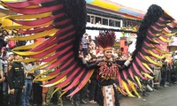 Tak hanya parade seni budaya, kreasi unik nan kreatif dari anak-anak SMK Negeri 3 Bogor juga dipertunjukkan saat acara Cap Go Meh Street Festival 2016. Contohnya satu ini, kostum yang terinspirasi dari burung Garuda  (Wahyu/detikTravel)