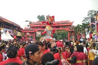 Sesuai dengan Tahun Monyet Api, ogoh-ogoh yang diarak saat acara Cap Go Meh Bogor berbentuk Monyet. Warnanya pun merah menyala seperti api (Wahyu/detikTravel)