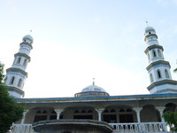 Kubah masjid setelah direnovasi. Renovasi tampaknya memang belum sepenuhnya selesai (Kurnia/detikTravel)