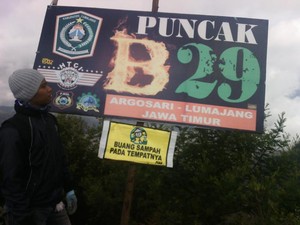 Puncak B29, Negeri Atas Awan dari Lumajang