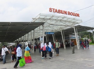Roti Unyil hingga Doclang Enak Bisa Dicoba Saat Berada di Stasiun Bogor