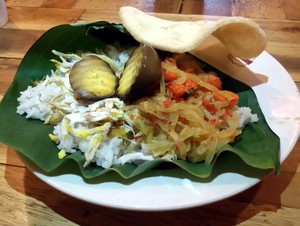 Yuk, Jajan Sego Liwet yang Sedap untuk Makan Siang!