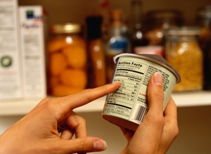 Apa Saja yang Perlu Diperhatikan Saat Membaca Label Makanan? (1)