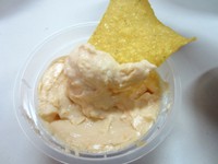Simply Cheese dip dibuat dari susu, keju, dan garam. Teksturnya kental dengan cita rasa keju yang gurih enak.