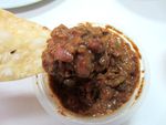 Nyam! Enaknya Ngemil Tortilla dengan Saus Salsa dan Keju