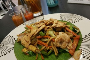 IWS Mongolian BBQ-Suki: Segar Enak Chicken BBQ dan Tumis Suun a la Taiwan
