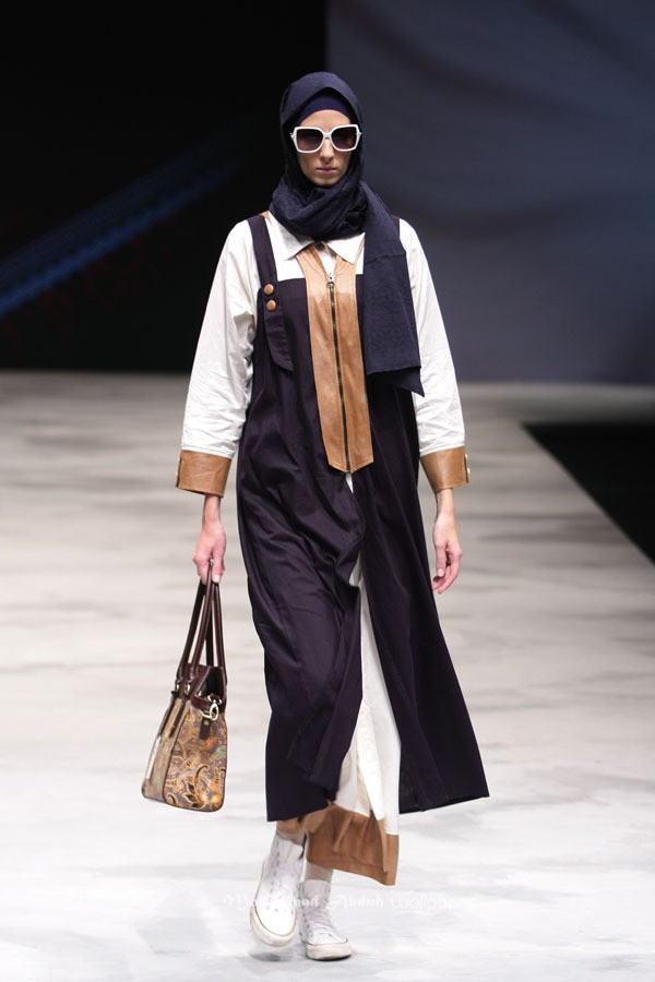 Warnatasku by Errin Uggaru Eksistensi Warisan Leluhur Indonesia Fashion Week 2016 at Jakarta Convention Center. Jakarta. [Foto: Mohammad Abduh/Wolipop]