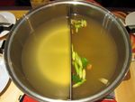 Slurpp! Segarnya Hotpot Berkuah Tom Yum di KoenoKoeni
