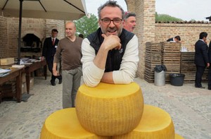 Ketika Massimo Bottura Menyelamatkan 360.000 Keju Parmigiano Reggiano