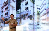 Ahok memberi pengarahan terkait dengan pelayanan publik di tingkat kelurahan.     