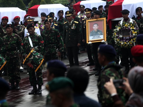 13 Korban Heli TNI Dimakamkan di TMP Kalibata