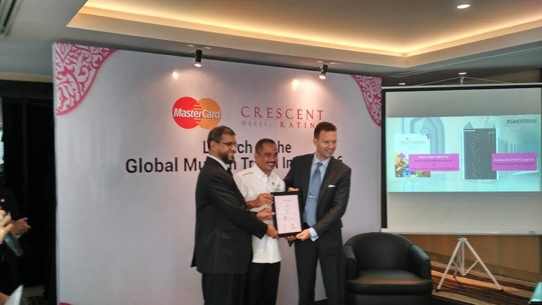 Arief Yahya dan jajarannya menerima sertifikasi GMTI dari Crescent Rating (Wahyu/detikTravel) Arief Yahya dan jajarannya menerima sertifikasi GMTI dari Crescent Rating (Wahyu/detikTravel)