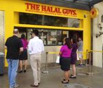 Mencoba Rice Platter Populer  dari The Halal Guys