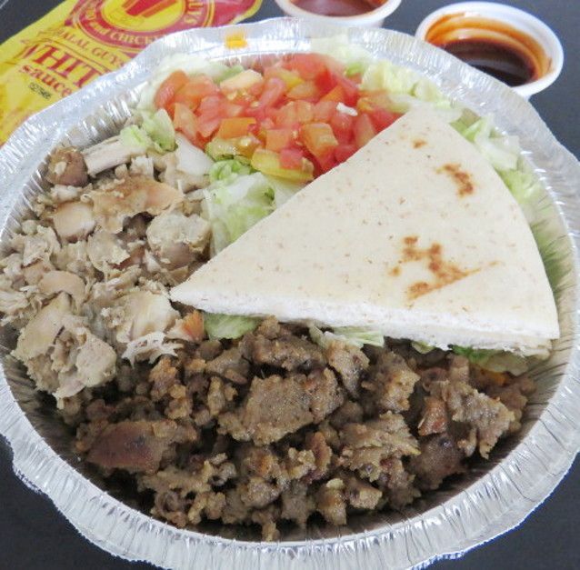 Mencoba Rice Platter Populer Dari The Halal Guys Foto 2