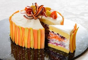 Wouw! Cake Cantik Warna Warni Ini Ternyata Salad Sayuran