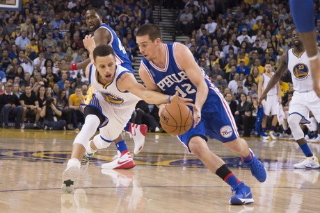 Keperkasaan Warriors di Kandang Sendiri Berlanjut