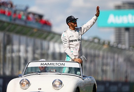 Hamilton Waspadai Kejutan-kejutan Ferrari