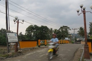 Kisah Jembatan Satu-satunya dari Pulau Samosir ke Sumatera