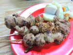 Enaknya Menyantap Bakso Bakar dengan Cocolan Saus Kacang!
