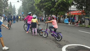 Berjumpa Penggowes Sepeda Lintas Generasi di CFD Dago, Bandung