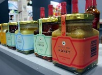Beragam jenis madu juga ditampilkan oleh pavilion Afrika Selatan. Madu ini punya banyak manfaat untuk kesehatan.