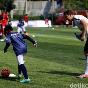 Lebarkan Sayap ke Asia, PSG Gelar Coaching Clinic di Indonesia
