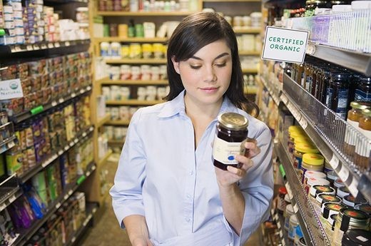 Gambar Pada Kemasan Makanan Bisa Memicu Orang Makan Lebih Banyak