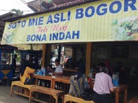 Soto Mie Asli Bogor Teh Usy yang punya andalan soto mie. Cabangnya ada di beberapa tempat, termasuk Lebak Bulus, Ciputat dan Bintaro.