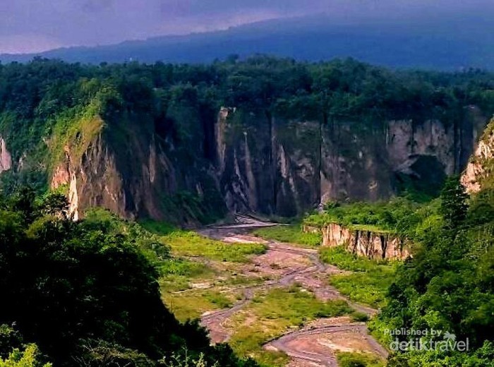 Begini Cantiknya Ngarai Sianok Dilihat Pakai Drone