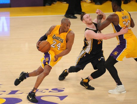 Kobe Bikin 60 Poin di Game Terakhirnya, Lakers Menang