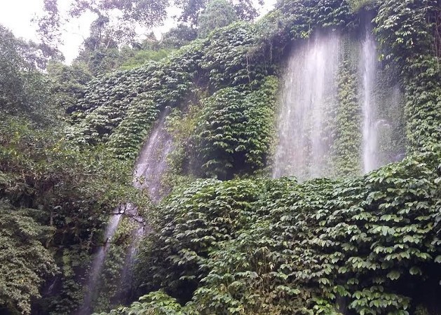 Benang Kelambu, Air Terjun Paling Hits di Lombok