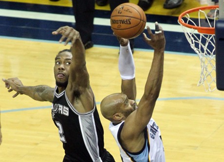 Cavs dan Spurs di Ambang Semifinal Wilayah