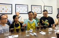 Setelah melakukan roasting, para peserta diajak untuk cupping mendalami citarasa kopi. Peserta melakukan roasting dengan tingkat kematangan light dan dark.