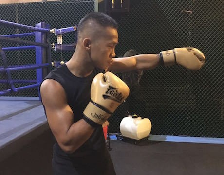 Lawan Petinju Argentina, Daud Ubah Gaya Bertinju