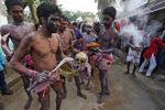 Potret Unik Festival untuk Memuja Dewa Shiwa di India