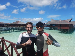 Mau Liburan ke Derawan, Hubungi Pak Haji Ini