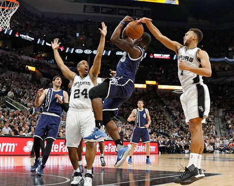 Spurs Menang Telak atas Thunder di Game 1