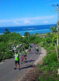 Biarpun capek, kalau sudah mendapati rute seindah ini, jadinya tetap semangat 'kan? :)