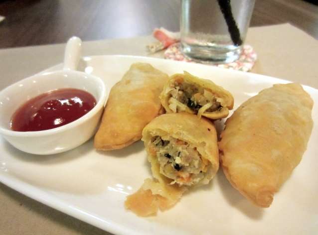 Menikmati Nasi Ayam Betutu Yang Komplet Di The Cubbyhole