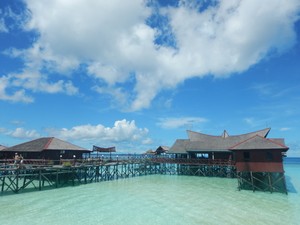 Foto-foto Perbandingan Maladewa dengan Maratua